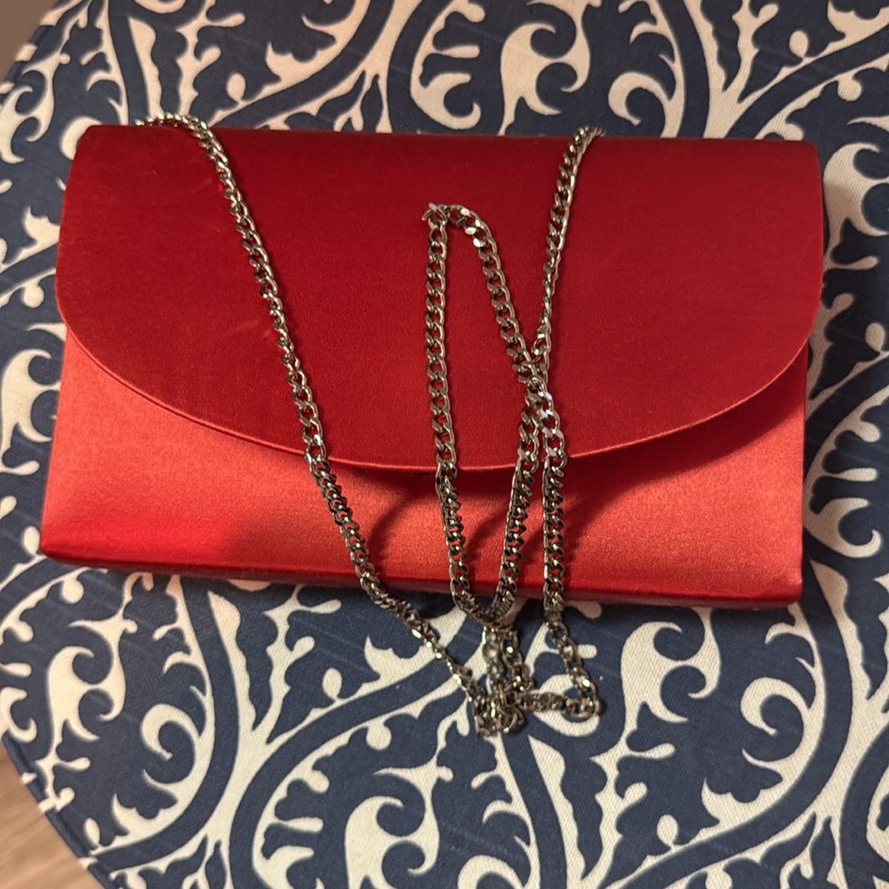 Red satin purse - Picture 4 of 4